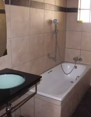 Kombani Africa Lodge (Permanently closed)