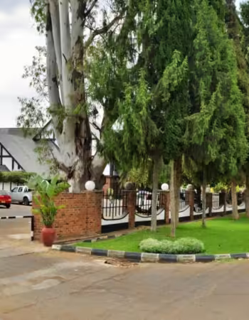 Cresta Churchill Hotel