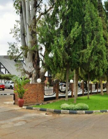 Cresta Churchill Hotel