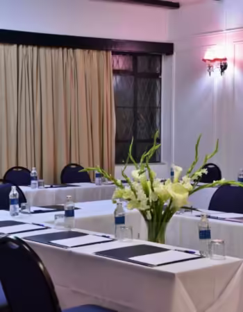 Cresta Churchill Hotel