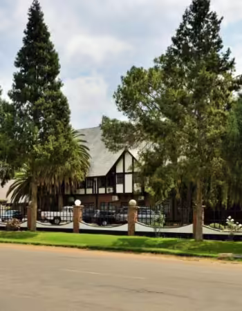 Cresta Churchill Hotel