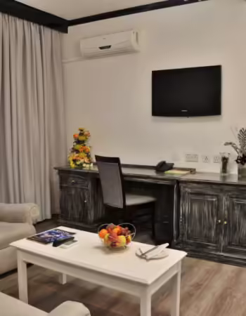 Cresta Churchill Hotel