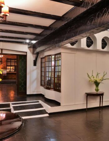Cresta Churchill Hotel