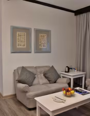 Cresta Churchill Hotel