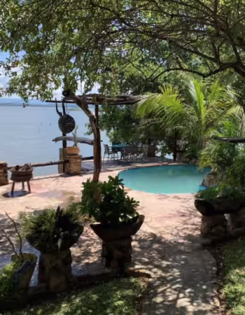 Rusteak Lakeside Cottages