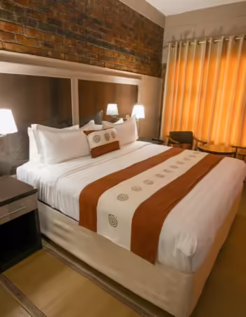 Manna Safari Lodge