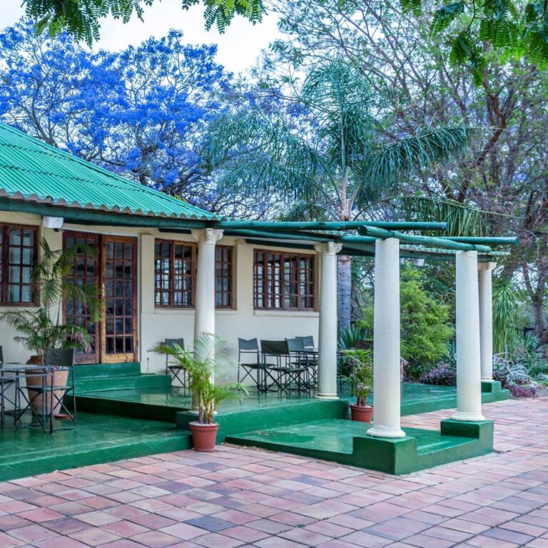 Farmhouse Lodge